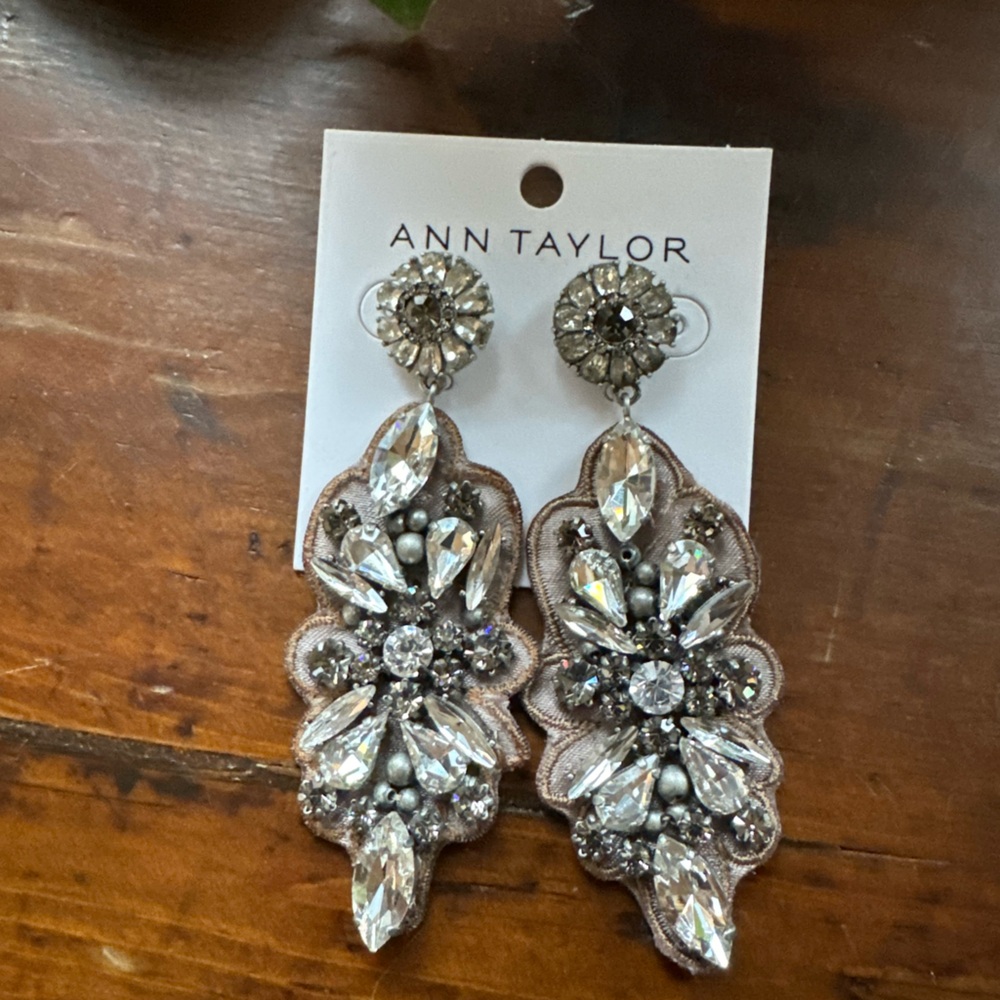 NEW ANN TAYLOR Rhinestone Statement Earrings Drop Pierced  On Card NWT